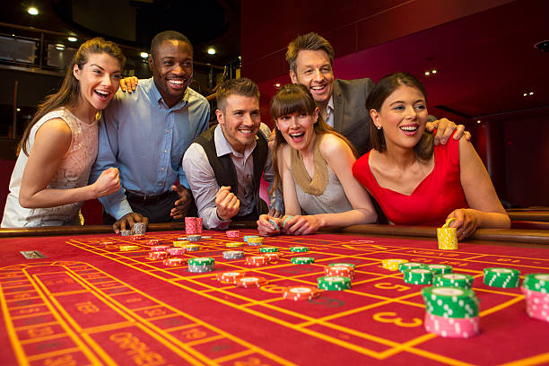 Live Dragon Tiger table with dealer and betting interface on jasabola2 login